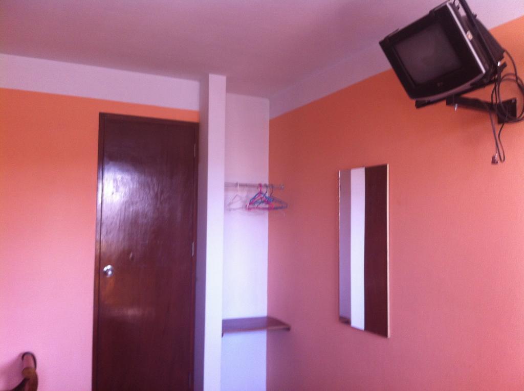 Hostal Tres Mascaras Аякучо Экстерьер фото