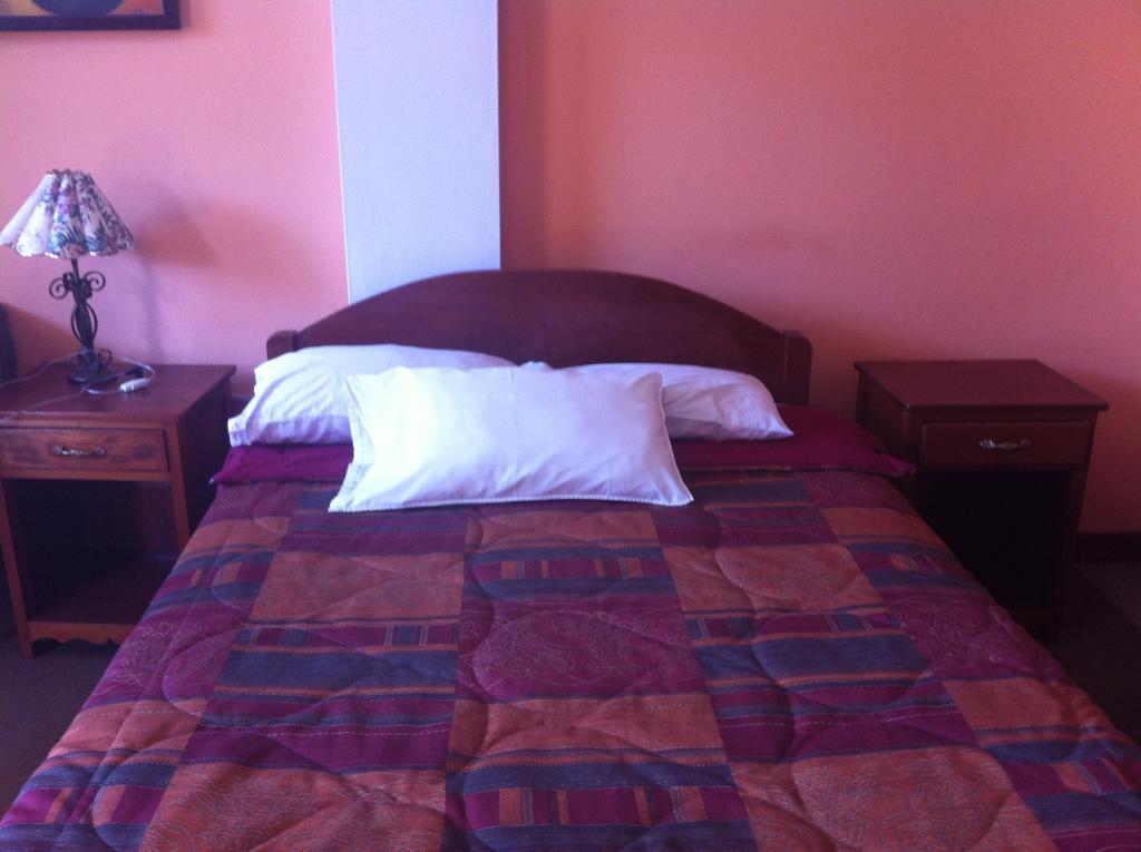 Hostal Tres Mascaras Аякучо Экстерьер фото